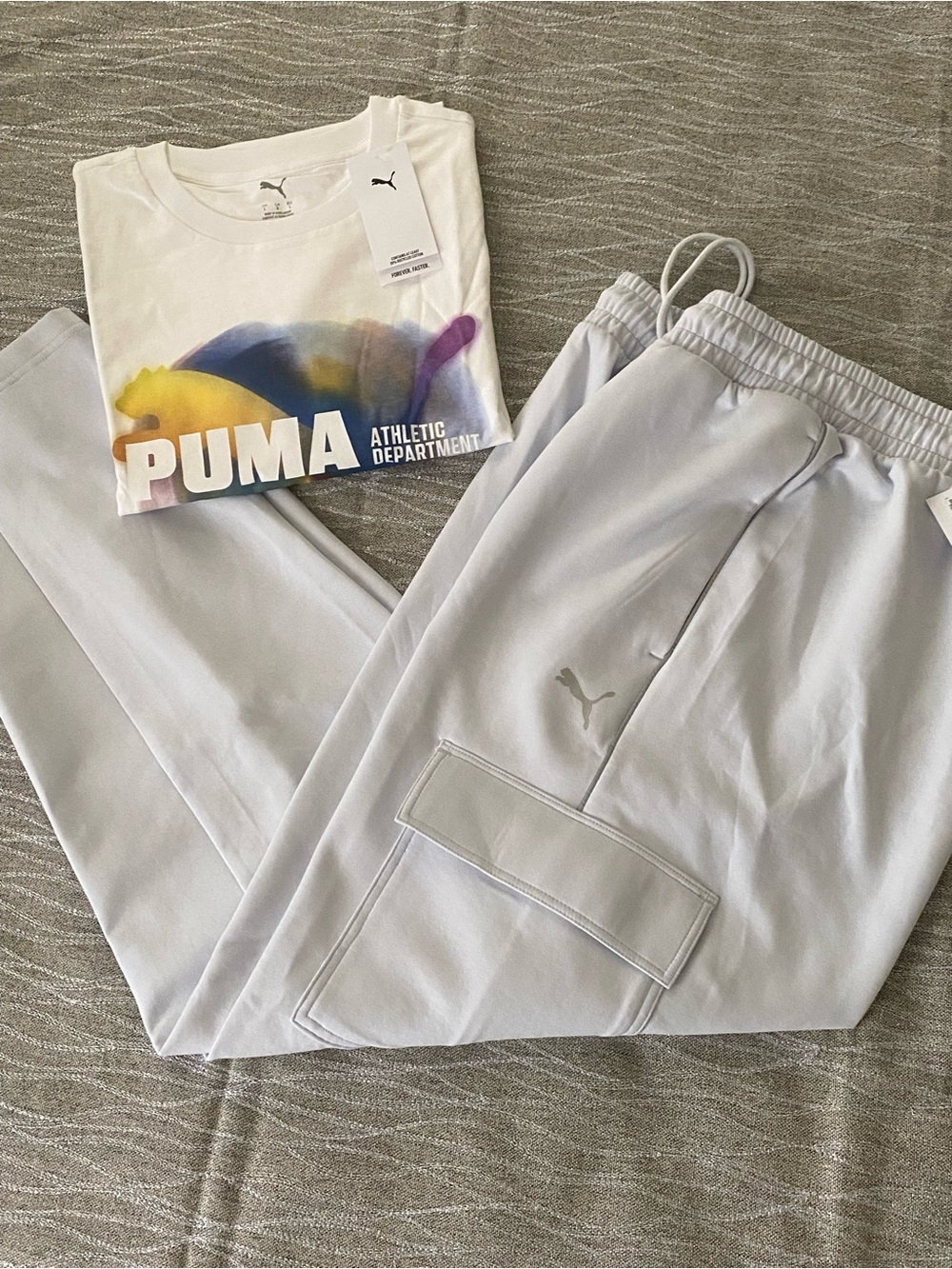 PUMA Bundle, sweat pants and tee shirt